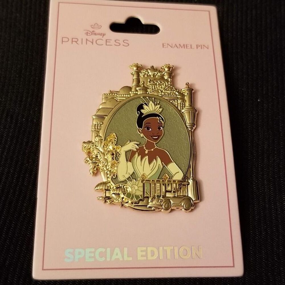 Tiana Castle Pin DPB Disney Princess & the Frog Disney Pins Blog SE 300 LE MII